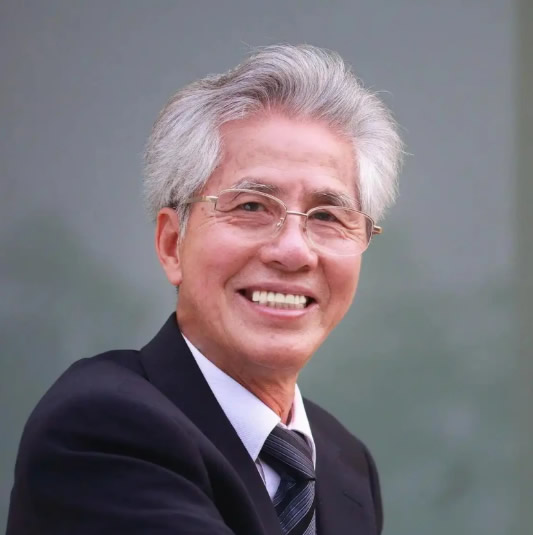 何镜堂